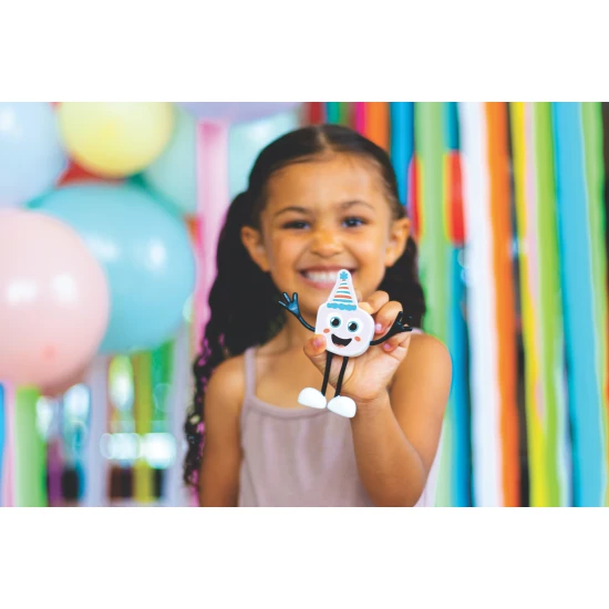 Glo Pals Sada Figurka Party Pal a 2 senzorické kostky do vody – svítící hračka do vany pro děti.