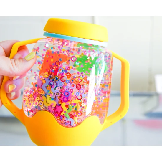 Objevte kouzlo tvarů se sadou doplňků pro smyslové láhve Shapes.