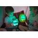 Glo Pals Senzorická láhev Lucky charm: svítící hračka pro děti s růžovým designem.