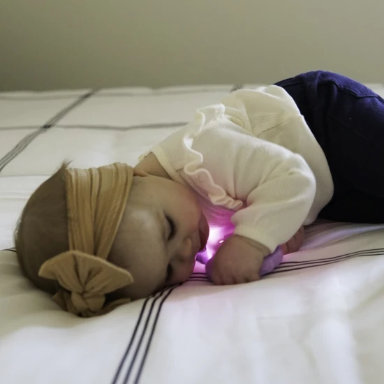 Lumi – pohybově aktivované svítící kousátko pro nejmenší