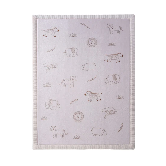 Hakuna Matte Dětský koberec Safari Animals 1.7 x 1.2 m Dětský koberec Safari Animals pro bezpečné a pohodlné hraní.