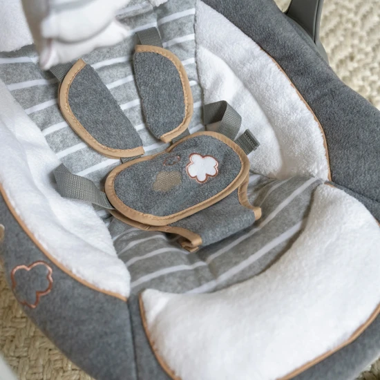 Konvertibilní cestovní houpačka s melodií Bella Teddy™ 0m+ do 9 kg Ingenuity 11023-2