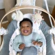 Pohupující hudební houpačka Parker™ 0m+, do 9 kg Pohupující hudební houpačka Parker™ 0m+, do 9 kg Ingenuity 16926-1