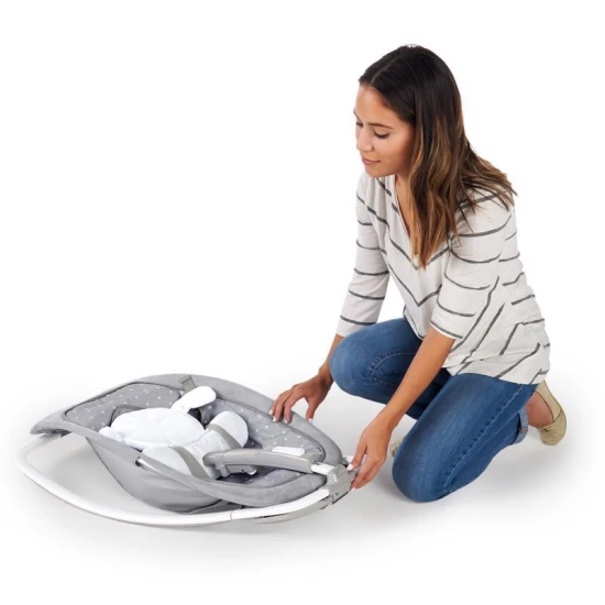 Vibrující houpátko s melodií Cuddle Lamb 0m+ do 18 kg, 2019 Vibrující houpátko s melodií Cuddle Lamb 0m+ do 18 kg, 2019 Ingenuity 12118-3