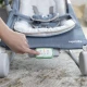 Masážní lehátko vibrující s melodií Happy Belly™ Rock-to-Bounce Chambray 0m+ do 9 kg Ingenuity 16854-2