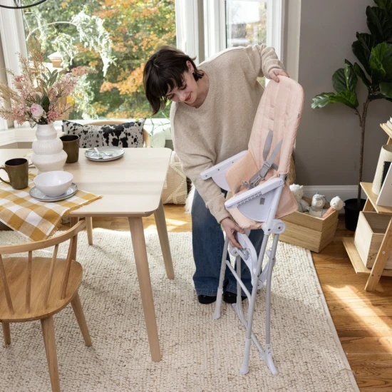 Skládací jídelní židlička Sun Valley™ Pink 6m+ do 15 kg Ingenuity 16989-1