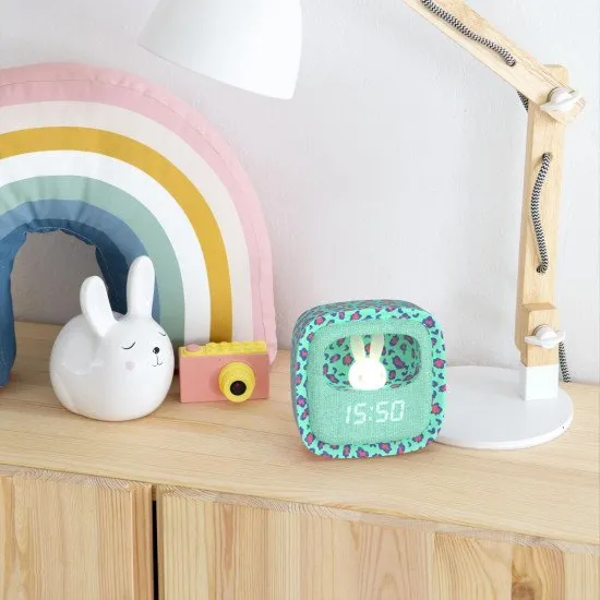 Budík a noční světlo Leopard umožní dětem usínat beze strachu ze tmy a vstávat šťastněji a snadněji.