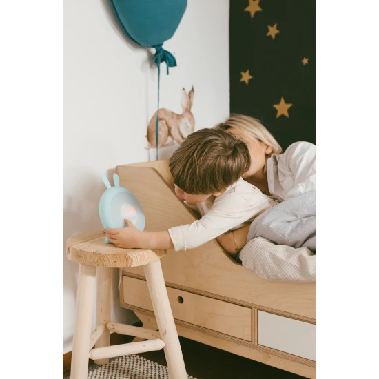 Budík se světlem Zajíček Modrý