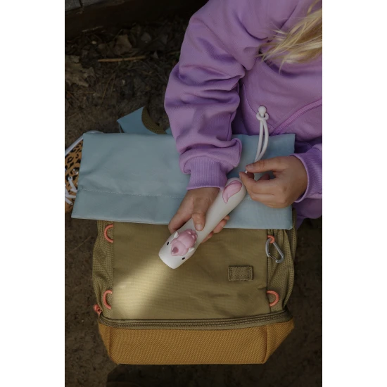 Baterka s měkkým silikonovým povrchem, ideální pro večerní dobrodružství a dětskou zábavu