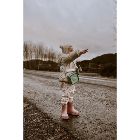 Silikonová taška pro bezpečné přenášení fotoaparátu.