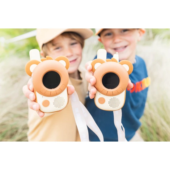 The Zoofamily Dětské vysílačky Medvěd 2 ks Set dětských vysílaček od Zoofamily obsahuje 2 vysílačky.