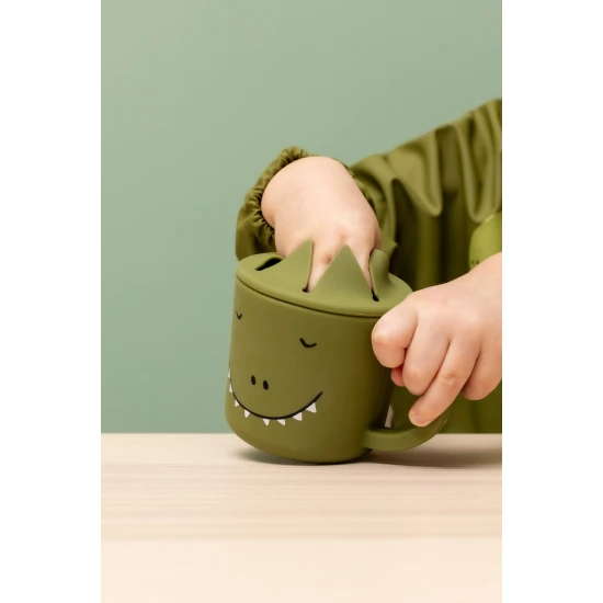 Roztomilý hrnek s oblíbeným zvířecím motivem dinosaura.