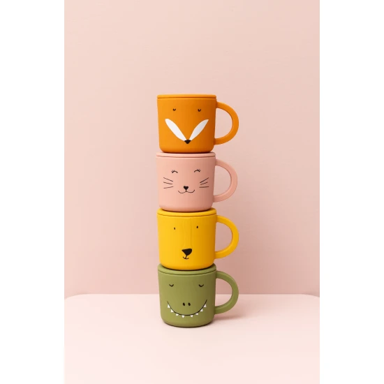 Roztomilý hrnek s oblíbeným zvířecím motivem dinosaura.