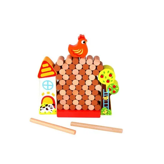 Dřevěná hra Jenga Slepice v kurinu – vysouvejte válce a zabraňte pádu slepičky.