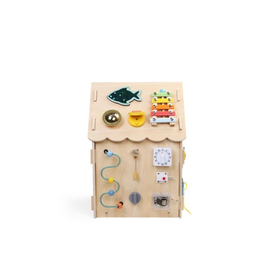 Dřevěný Montessori domeček se zámky a aktivitami pro děti – interaktivní vzdělávací hračka