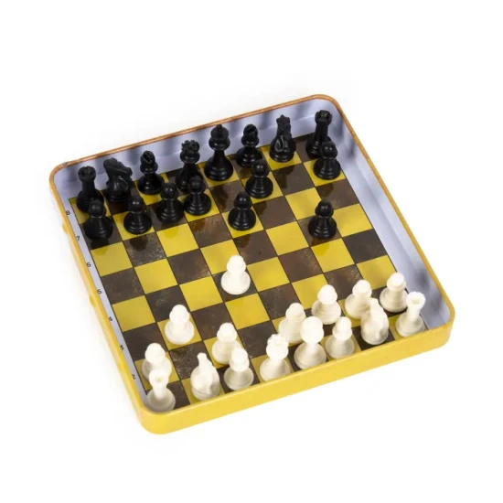 Magnetická paměťová hra Šachy je ideální hrou na cesty a dovolenou.