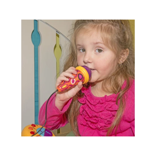 Klavír s mikrofonem Kočka