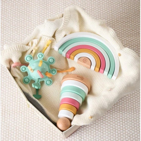 Silikonová motorická hračka s aktivitami Eucalyptus – Montessori hračka pro děti od 12 měsíců