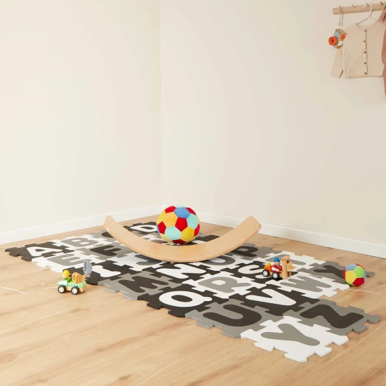 Bieco Pěnová hrací podložka s abecedou puzzle black & white 26 ks BIECO_19201506