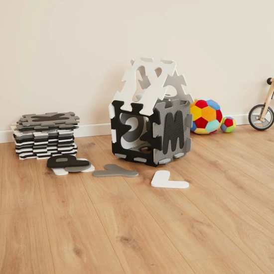Bieco Pěnová hrací podložka s abecedou puzzle black & white 26 ks BIECO_19201506