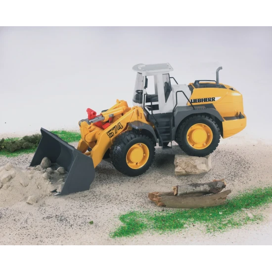 Bruder Bruder Liebherr traktor s radlicí pro úklid silnic Liebherr traktor 1:16 s radlicí pro úklid silnic - realistický model