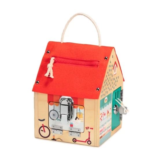 dreveny domecek se zamky pro deti, motoricka drevena hracka, domecek z bukoveho dreva