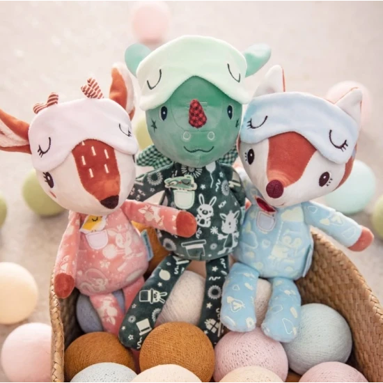 Plyšová kamarádka do postýlky –Jelínek Stella pro děti od 6 měsíců