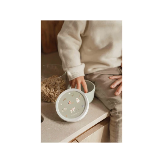 Funkční a hravá krabička na svačinu s motivem Farma.