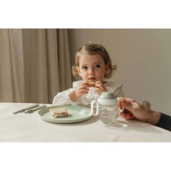 První dětská sada příboru s krásným motivem zvířátek.