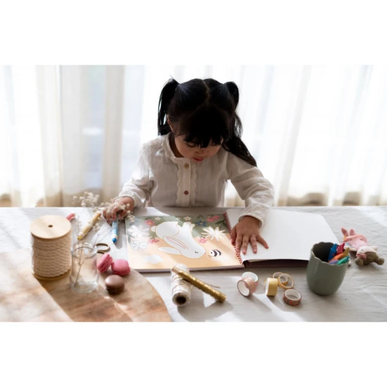 Omalovánky s pastelkami Little Dutch Zahrada Rosa pro děti