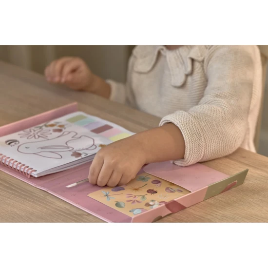 Omalovánky s vodovkami a samolepkami Rosa Fairy Garden