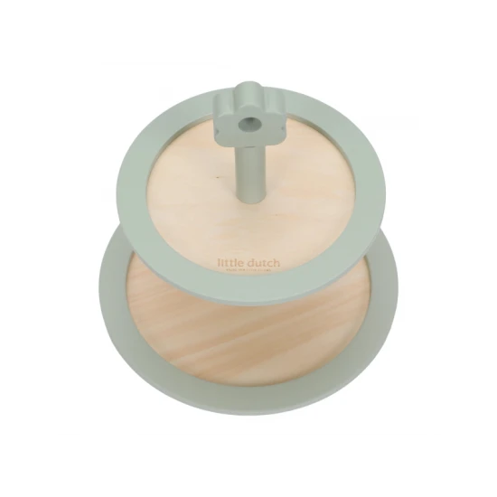 Dvouposchoďový dřevěný stojan na pečivo Little Dutch s různými sladkými zákusky a obrázkovým menu.