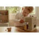 Dřevěný kávovar Little Dutch s kávovými kapslemi, mlékem, džbánkem a šablonami na latte art pro děti