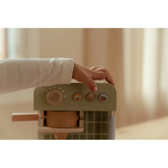 Dřevěný kávovar Little Dutch s kávovými kapslemi, mlékem, džbánkem a šablonami na latte art pro děti