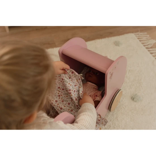 Kočárek pro panenky dřevěný s peřinkou Pink Kočárek pro panenky dřevěný s peřinkou Pink