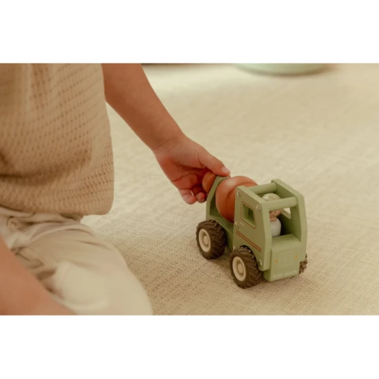 Náklaďák s míchačkou Náklaďák s míchačkou