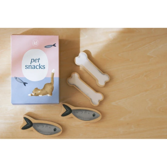 Dřevěná veterinární ordinace Little Dutch s realistickým příslušenstvím, ideální pro děti, které se chtějí starat o svá zvířátka.