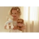 Plyšová kočička Marley v květované tašce od Little Dutch, roztomilý kamarád na cesty pro děti.