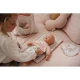Přebalovací taška pro panenky Little Dutch Soft Flowers s plenou, přebalovací podložkou a bryndáčkem v květinovém designu