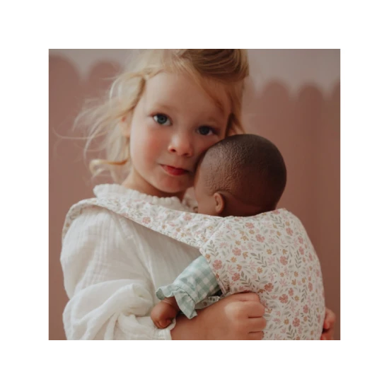 Nosítko pro panenky Little Dutch Soft Flowers s polstrovanými popruhy a květinovým designem, ideální pro děti, které se starají o své panenky.