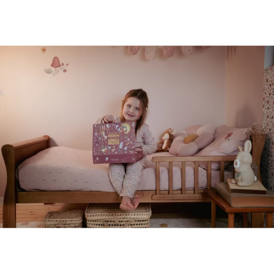 Dětský projektor Little Dutch Pink – pohádkové příběhy k promítání s 12 kotouči a ilustrovanou knížkou