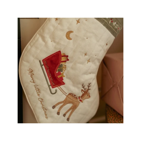 Vanocni puncucha Little Dutch z prosivane latky s vysivkou soba a sani – dekorace na krb nebo dvere