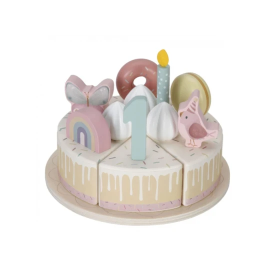 Narozeninový dort nesmí chybět na žádné oslavě.