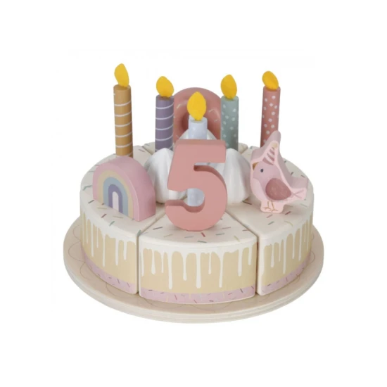 Narozeninový dort nesmí chybět na žádné oslavě.