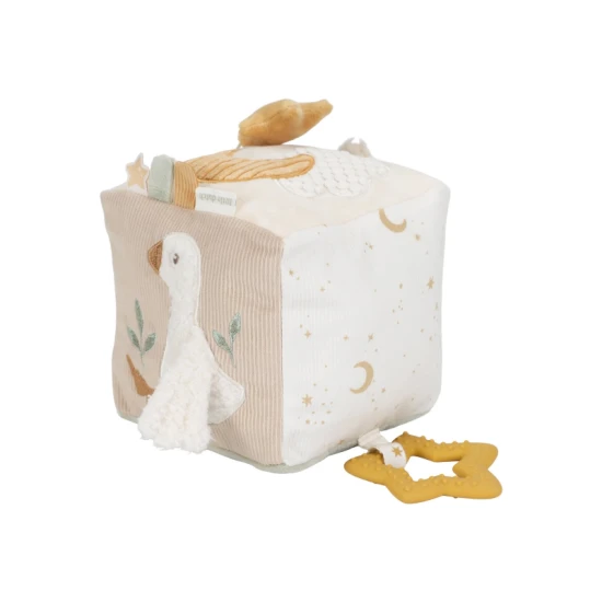 Textilní hrací kostka Newborn Naturals – zábava pro miminko	
