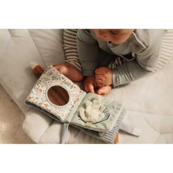 Závěsná textilní knížka s aktivitami Forest Friends pro děti