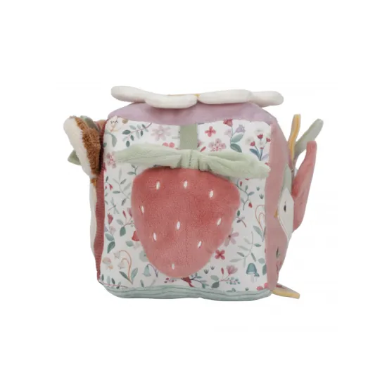 Textilní kostka s aktivitami Fairy Garden s motivy ze života na zahradě