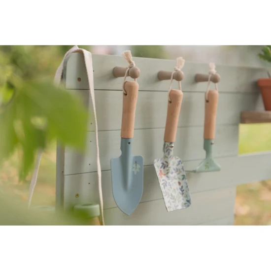 Venkovní kuchyňka dřevěná