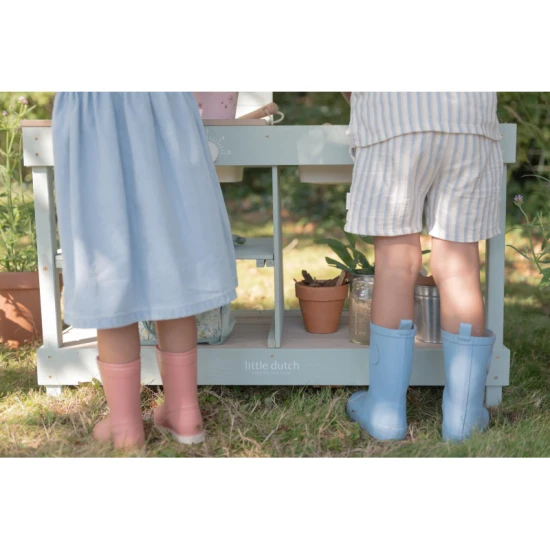 Venkovní kuchyňka dřevěná