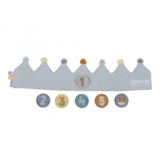 Narozeninová korunka s výměnnými čísly od 1 do 5.